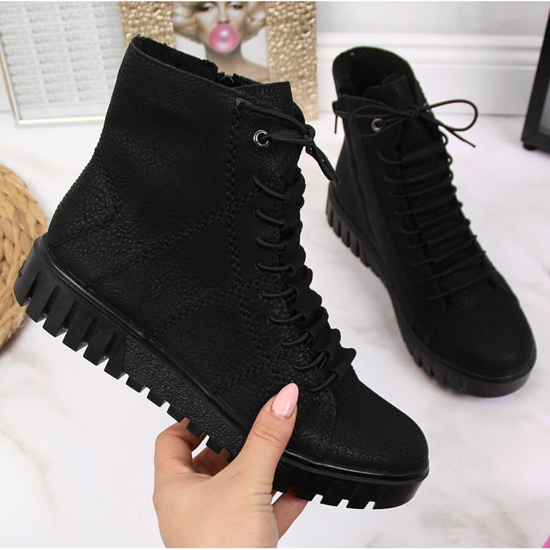 Stivali neri da donna isolati Rieker Y3420-00 nero