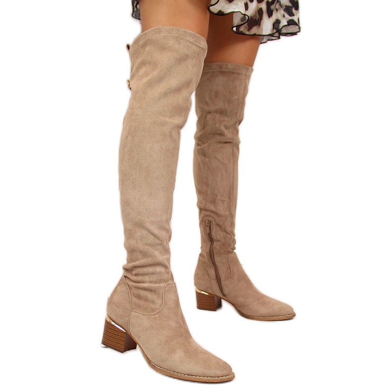 Stivali sopra il ginocchio da donna in camoscio beige eVento