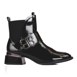 Eleganti stivaletti Chelsea da donna realizzati in vernice Shelovet nero
