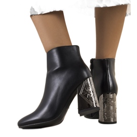 Stivali neri con tacco Mirim decorativo nero