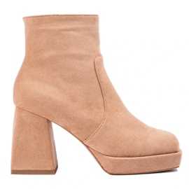 Stivaletti da donna beige con tacco largo