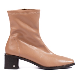 Stivali da donna aderenti realizzati in pelle ecologica Vinceza beige