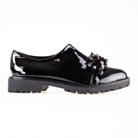 Scarpe laccate da donna sulla piattaforma Shelovet nero