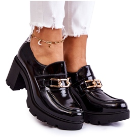 PL5 Scarpe nere laccate su un pilastro con un ornamento d'oro Mikeyla nero