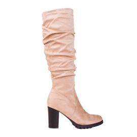 Stivali da donna in suede su un palo con tomaia Vinceza a balze beige