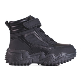 Stivali neri da ragazzo isolati nero