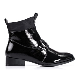 Eleganti stivali Shelovet da donna realizzati in pelle ecologica verniciata nero
