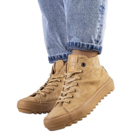 Sneakers marroni isolate Big Star GG274072 beige