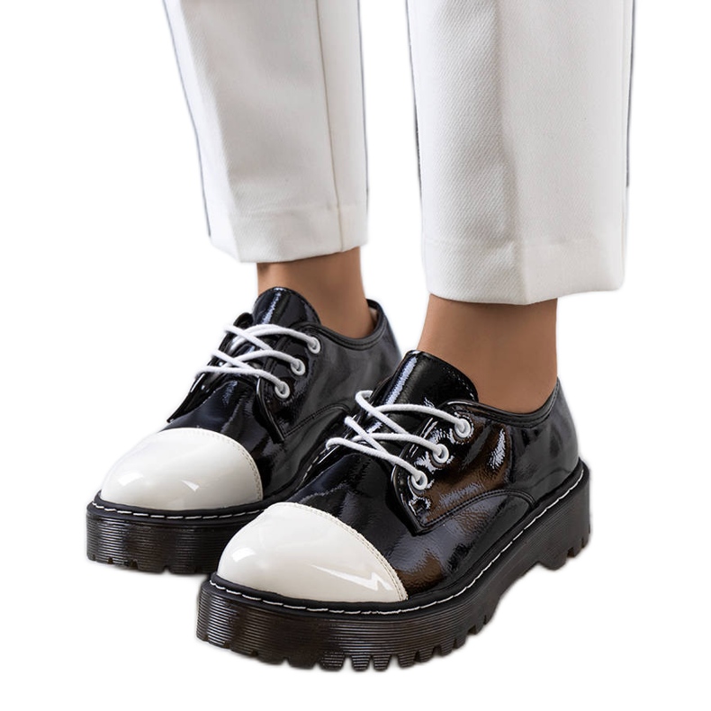 PA1 Scarpe Cardin laccate nere bianca nero