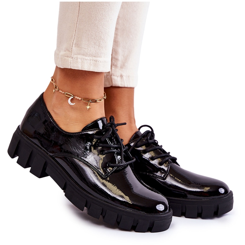 Vinceza Scarpe laccate alla moda legate Black Gwendy nero