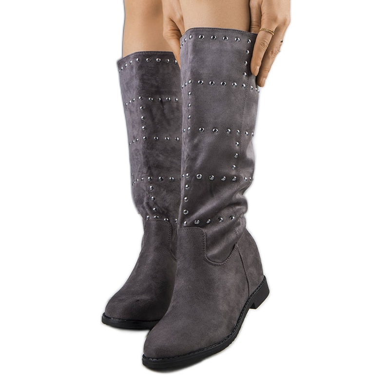 Stivali a cuneo grigio con borchie