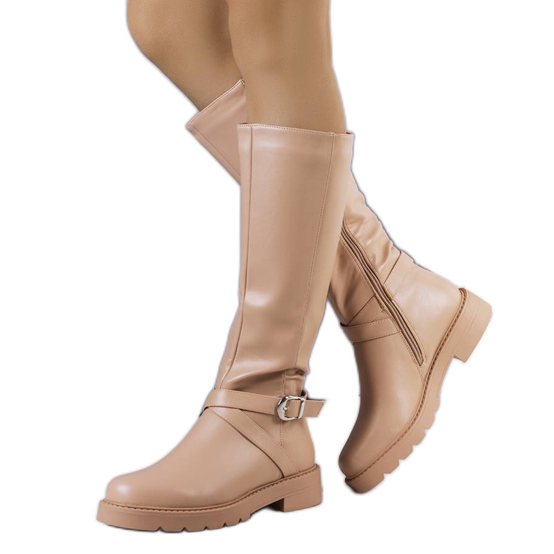 Stivali isolati beige di Olmin