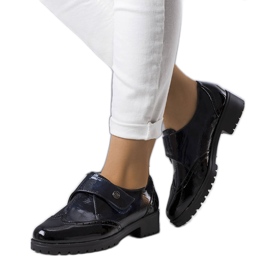 Scarpe laccate blu navy di Bateli nero