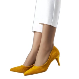 BM Décolleté con tacco alto giallo di Coursi