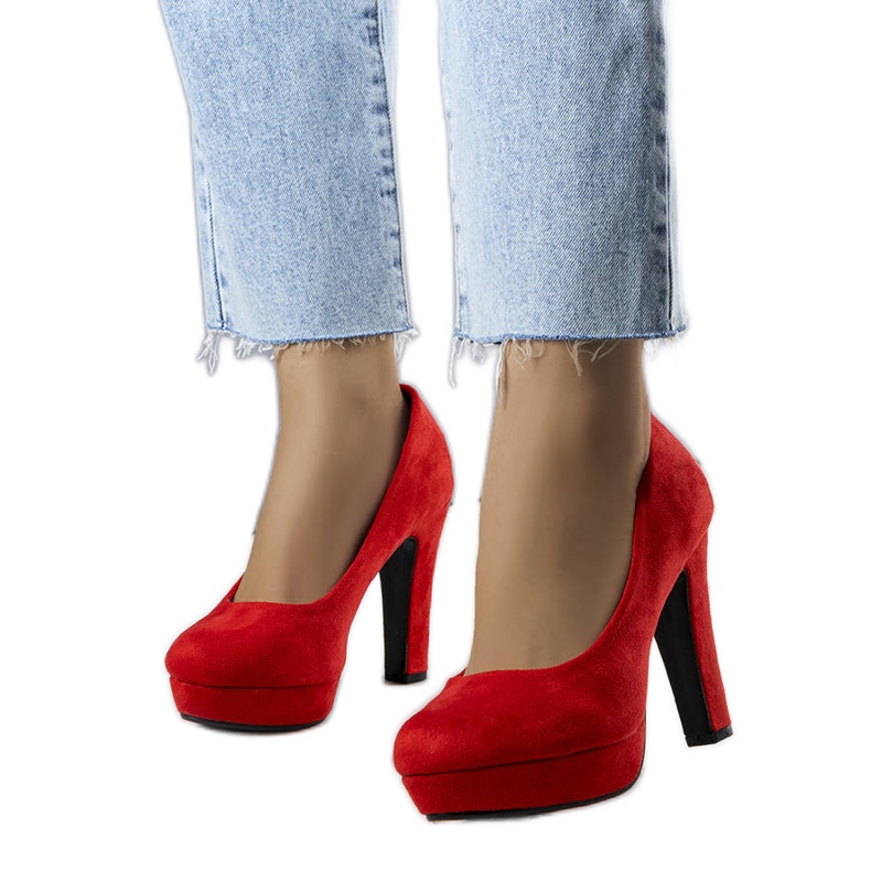 Décolleté con tacco rosso di Tatum