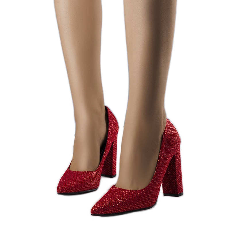 Décolleté con tacco in broccato rosso di Belle
