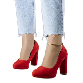 Décolleté con tacco rosso di Leonard