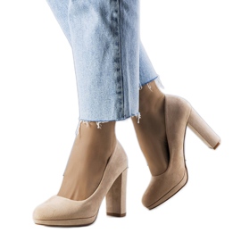Décolleté con tacco a spillo beige di Leonard