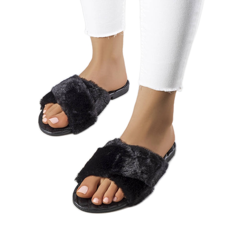 Ciabatte Karsyn nere con pelliccia nero