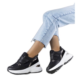 Sneakers nere su una massiccia suola Elsie nero