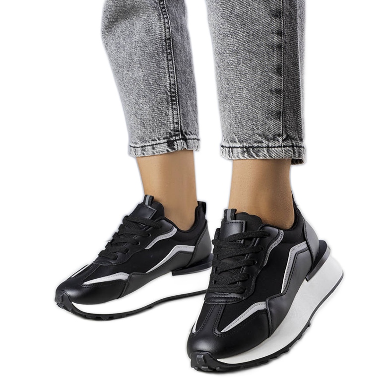 Sneakers nere sulla piattaforma Ada nero