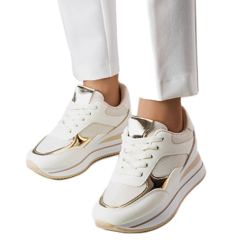 Sneakers beige con suola spessa di Ethel