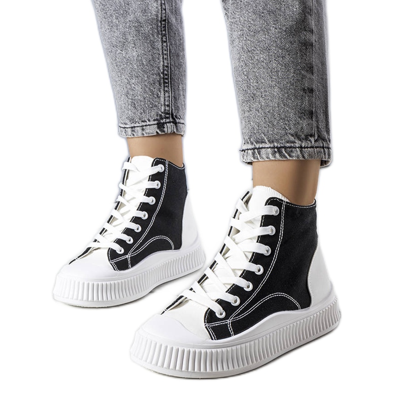 Sneaker con plateau di colore nero di Terri