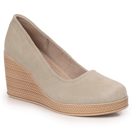 Décolleté con zeppa in camoscio beige Filippo DP3521
