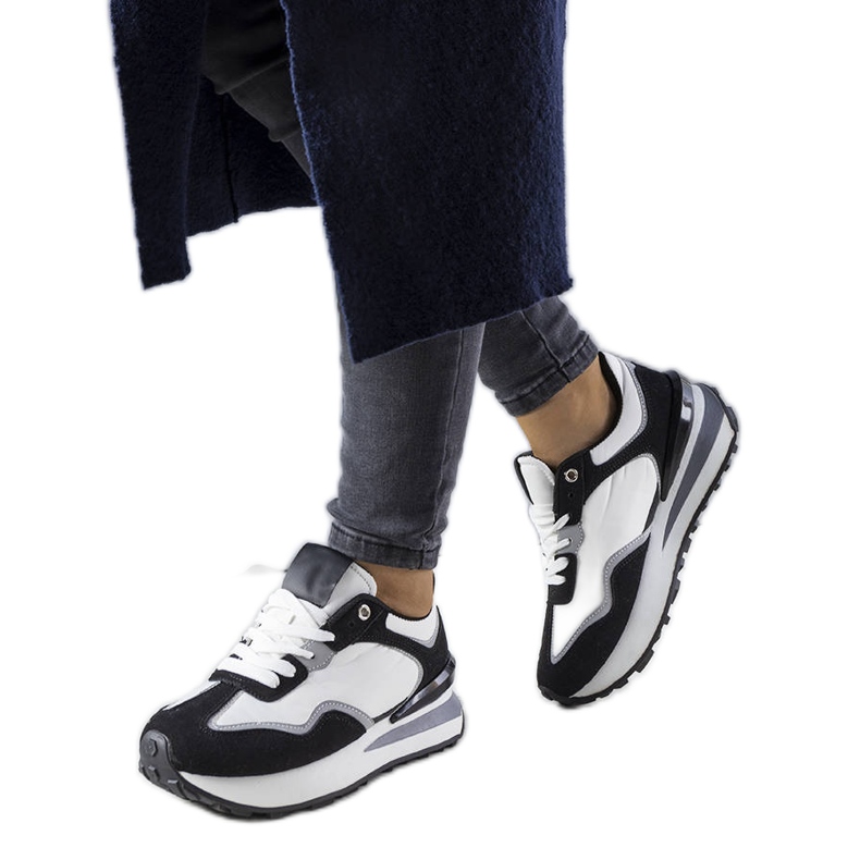 BM Sneaker Genevieve nere con plateau nero