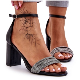 Eleganti sandali con tacco alto in zirconi neri Laurene nero