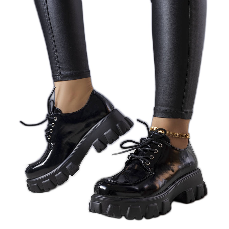 Scarpe laccate nere di Lynn nero