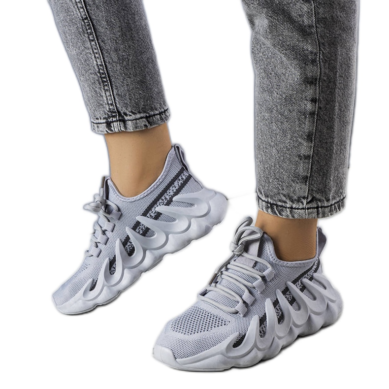 Sneakers grigie con suola Beth alla moda grigio