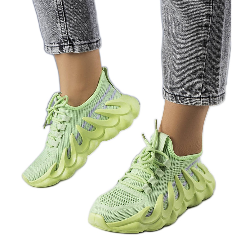 Sneakers verdi su una suola Beth alla moda verde