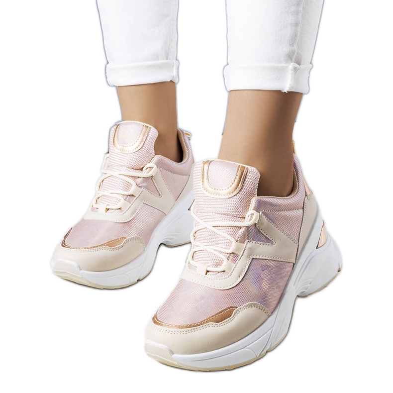 Sneakers rosa con inserti metallici di Ruais