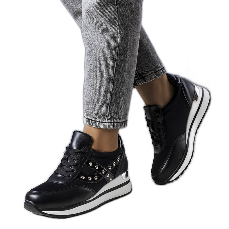 Sneakers nere con suola spessa di Mely nero