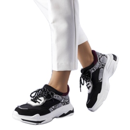 Sneakers nere decorate con inserti Savard nero