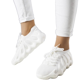 Sneakers ariose bianche di Muriel bianca