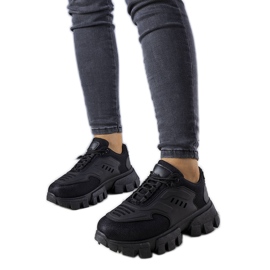 BM Sneakers nere su massiccia suola Inez nero
