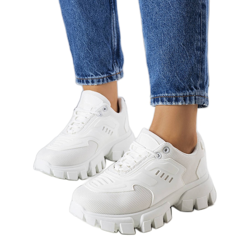 Sneakers bianche su massiccia suola Inez bianca