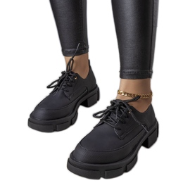 Scarpe nere con suola massiccia di Kay nero