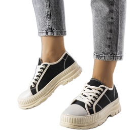 Sneaker con plateau di colore nero di Nichole
