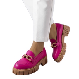 Scarpe brogue rosa con decorazioni dorate di Adriney