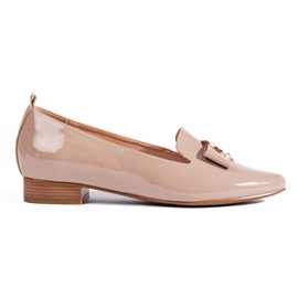 Vinceza Eleganti mocassini laccati con tacco basso di Vnceza beige