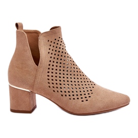 Vinceza Stivali in camoscio traforato con cut-out su tacco Blakely beige