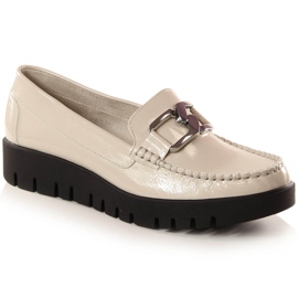 Mocassini da donna laccati beige sulla piattaforma Sergio Leone MK757