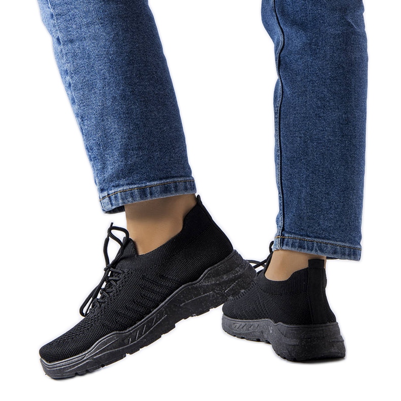 Belluci Sneakers nere con tomaia flessibile di Gois nero