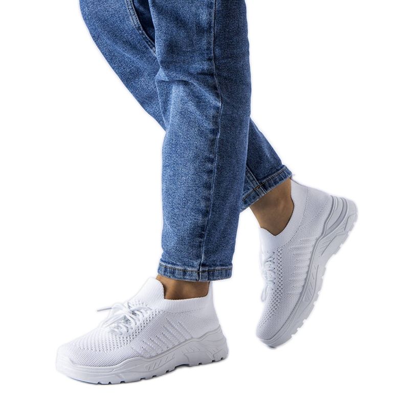 BM Sneakers bianche con tomaia flessibile di Gois bianca