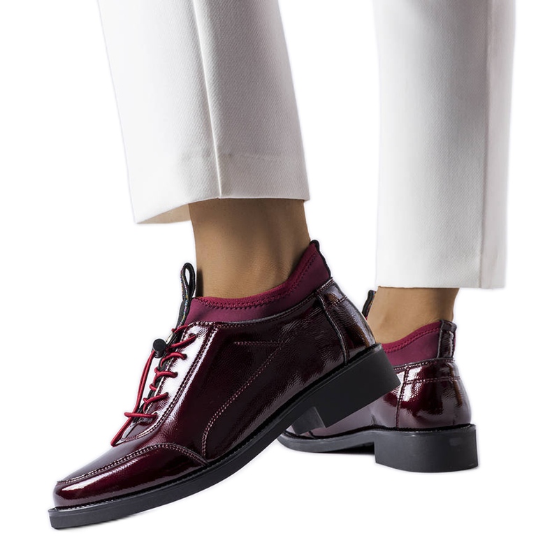 Scarpe laccate bordeaux di Thomazo rosso