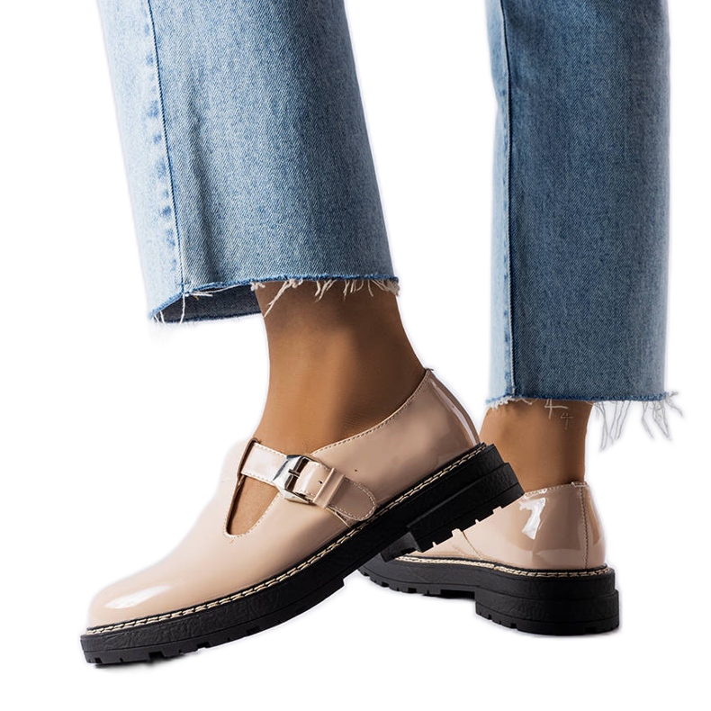 PA1 Scarpe laccate beige di Vaden