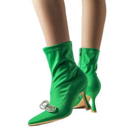Stivali verdi decorati con un fiocco di Marte in zirconi verde